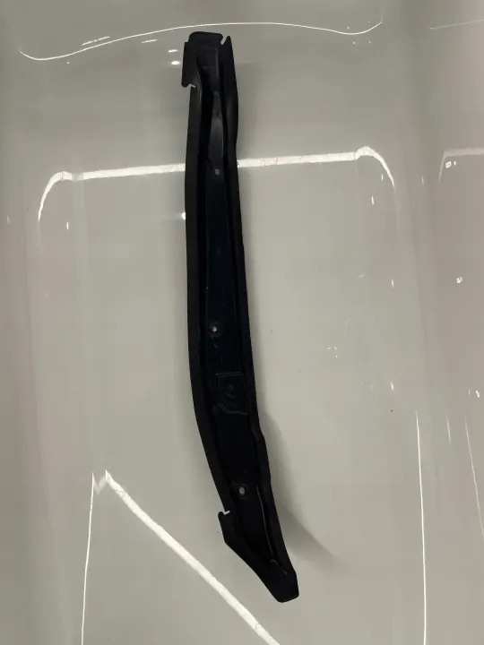 Begagnad höger stänkskydd OEM A1778890100 Mercedes image 2