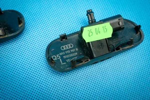 Audi Q5 SQ5 Ruitensproeiers 8R0955987B 8R0955988B image 4