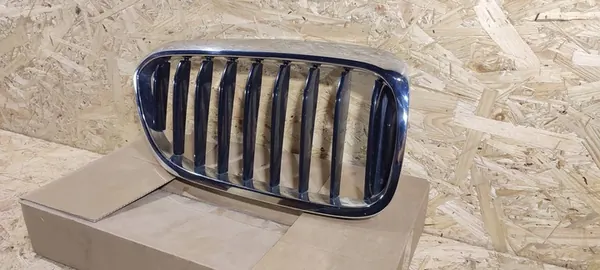 BMW G30 G31 Right Grill image 4