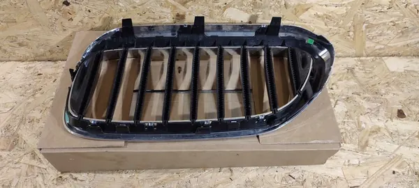 BMW G30 G31 Right Grill image 6