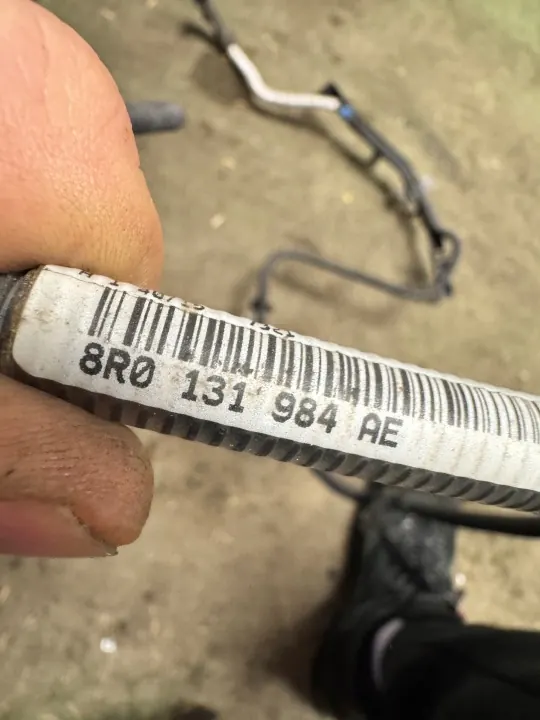 Audi AdBlue-letku OEM 8R0131984AE SQ5 Q5 8R:lle image 4