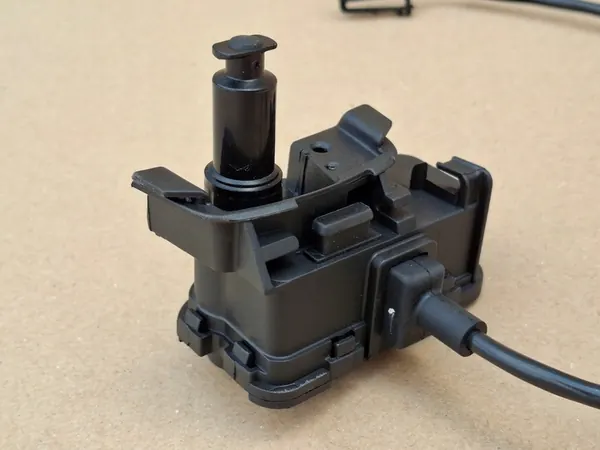 VW Audi Bränslelock Aktuator image 2