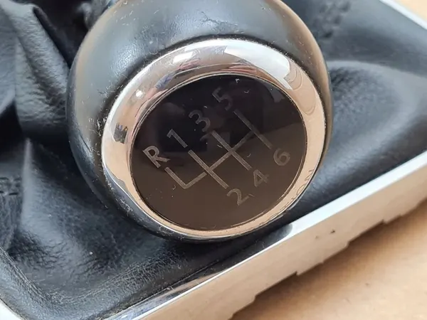 2009 Volkswagen PASSAT B6 Vaihteenvalitsin 3C0711113M image 4