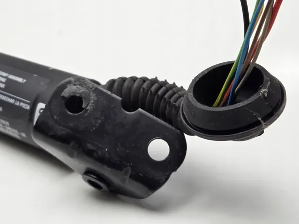 OEM KUGA MK2 M9ME 0311 Bakluckestöd - 2 Stycken image 4