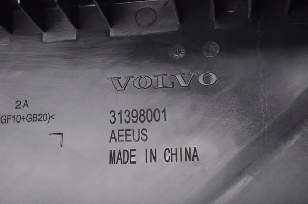 Volvo S90 II zekeringkastdeksel OEM 31398000 image 3