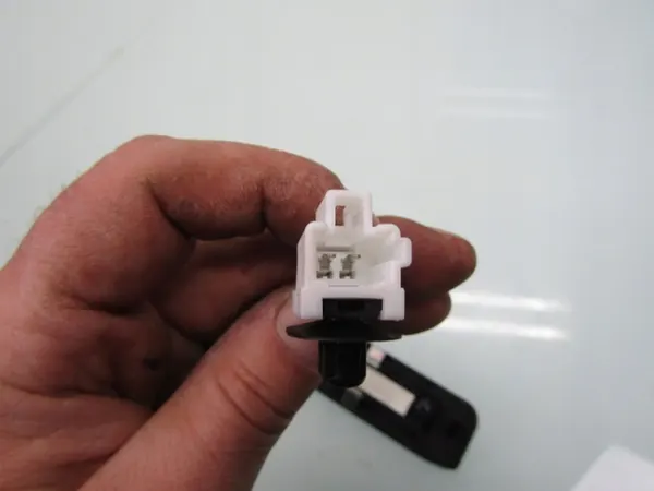 Asa OEM Hyundai Bayon 24R Maletero Trasero - Usado image 7