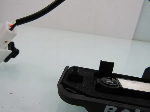 Asa OEM Hyundai Bayon 24R Maletero Trasero - Usado image 9