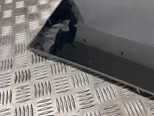 Tesla Model X Schiebedachglas rechte Seite OEM 103490300M image 10