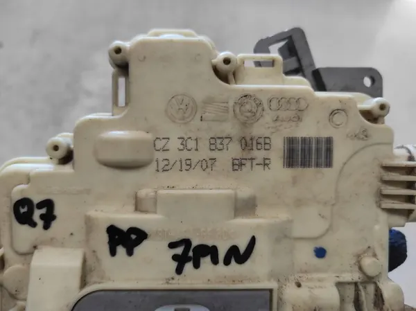 AUDI Q7 4L 05- Rechte Vorderverriegelung 9PIN 3C1837016B image 5