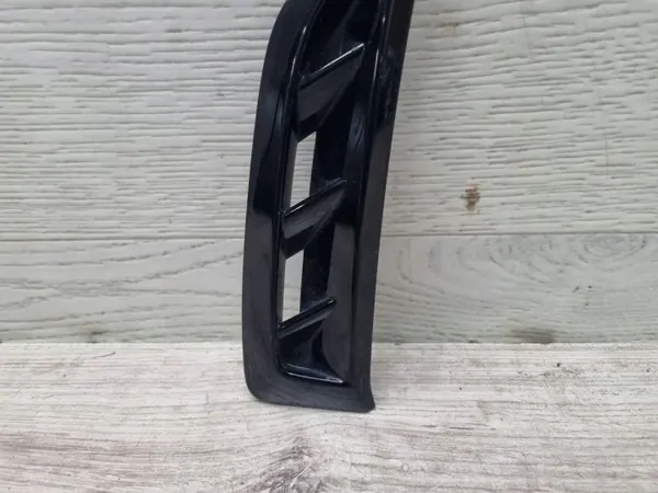 Grelha do para-lamas dianteiro esquerdo OEM 8W9853173A Audi RS4 B9 image 3