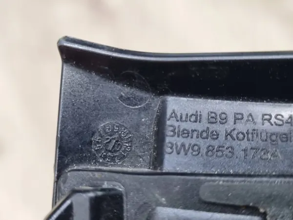 Grelha do para-lamas dianteiro esquerdo OEM 8W9853173A Audi RS4 B9 image 5