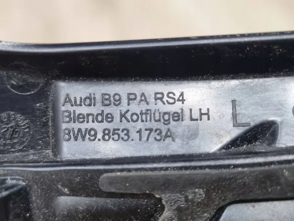 Grelha do para-lamas dianteiro esquerdo OEM 8W9853173A Audi RS4 B9 image 6