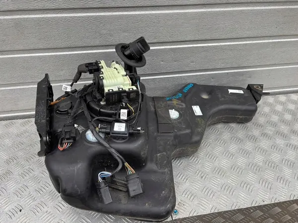 VW SHARAN 7N TANQUE ADBLUE 7N0131877H image 3