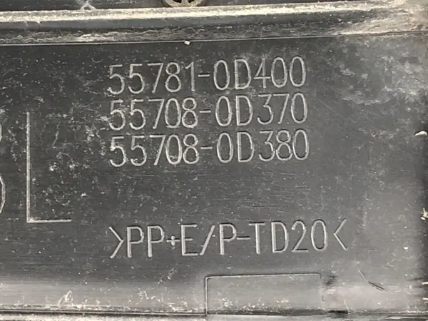 OEM 55781-0D400 Frontscheibenabdeckung für Toyota Yaris image 5