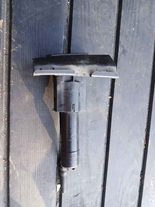 Buse de lave-glace gauche VW Passat B7 OEM 3AA955103 image 5