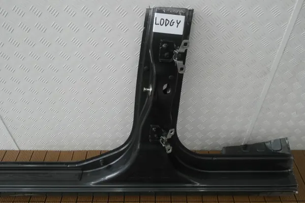 Seuil de caisse gauche avec pilier Dacia Lodgy 12-21 OE image 4