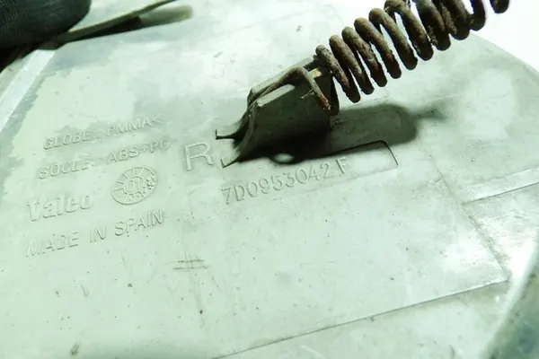 Lâmpada de sinalização dianteira direita VW image 3