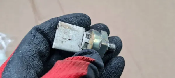 Oljetrycksensor OEM 06E906054J för Audi image 4