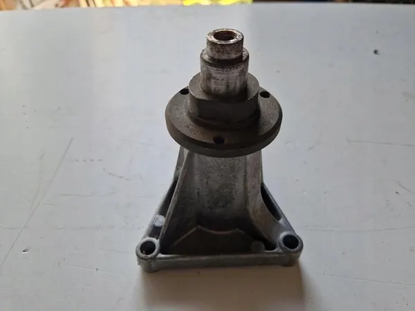 Support de ventilateur de liquide de refroidissement Opel Frontera A Omega A OE 90231219 image 1