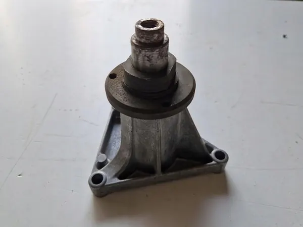 Support de ventilateur de liquide de refroidissement Opel Frontera A Omega A OE 90231219 image 2