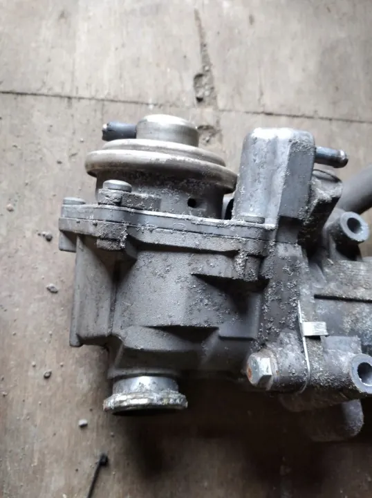 Gebrauchtes EGR-Ventil OEM 504136967 für IVECO DAILY 3.0 image 4