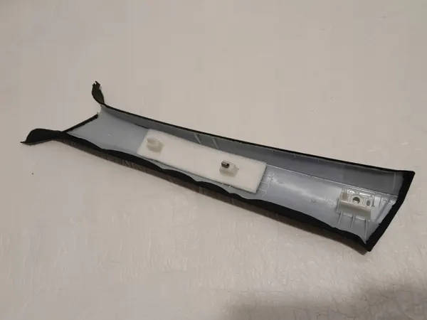 Cache de pilier Audi A4 B9 OEM 8W0867234D image 4
