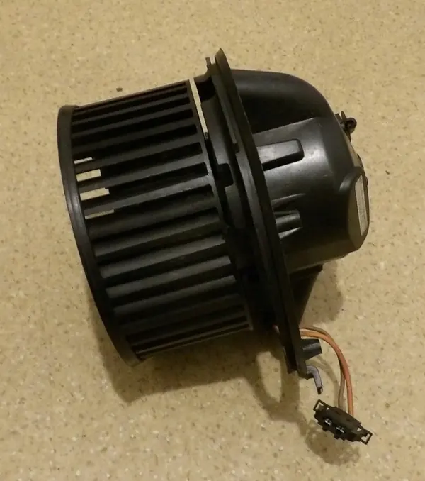 Ventilador de aquecimento VW Passat B6 3C1820015J image 3