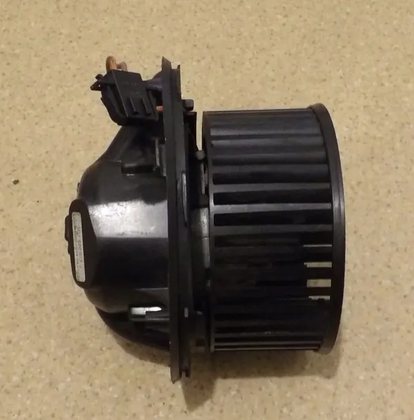 Ventilador de aquecimento VW Passat B6 3C1820015J image 5