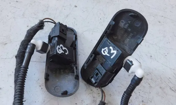 Audi Q3 8U Voorruitspuitmonden Links Rechts 8U0955987A 8U0955988A image 4