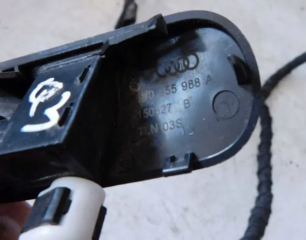 Audi Q3 8U Voorruitspuitmonden Links Rechts 8U0955987A 8U0955988A image 5