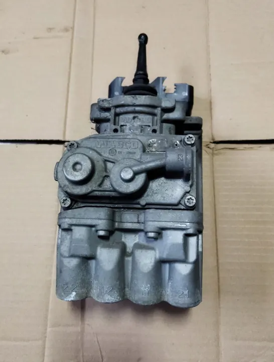 Vanne de frein EBS MAN TGM TGS TGX Lift 81521306311 image 2