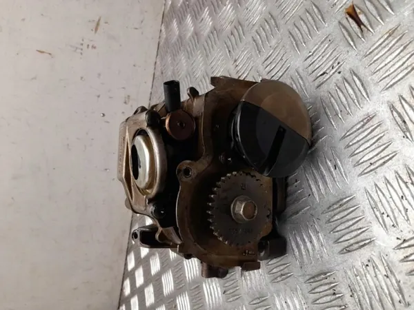 Opel Öljypumppu OEM 12637360 Astra K 1.0T:lle image 2