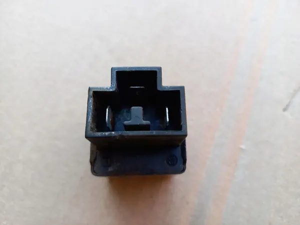 TOYOTA CARINA E 92-97 Vilkku-rele 81980-05010 image 3