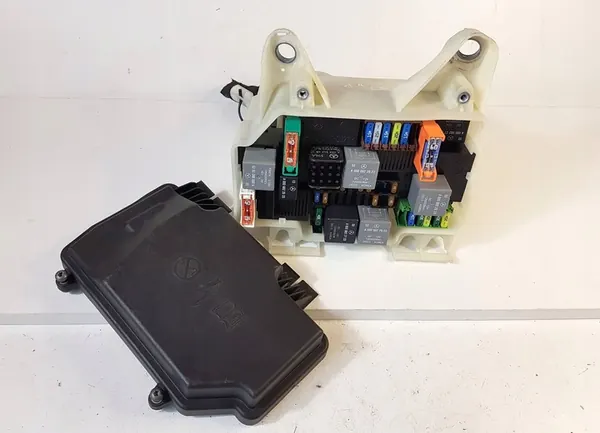 Caja de fusibles MERCEDES-BENZ GLC (X253, C253) A0009822923 image 5