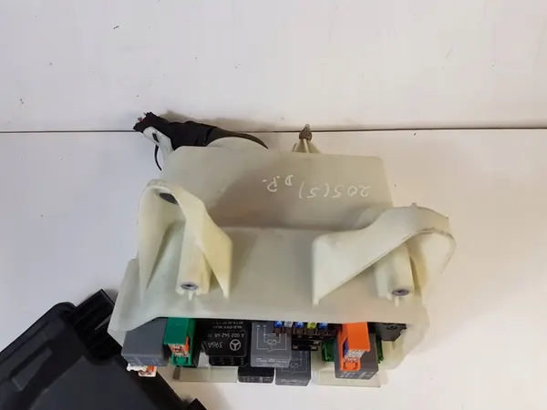 Caja de fusibles MERCEDES-BENZ GLC (X253, C253) A0009822923 image 6