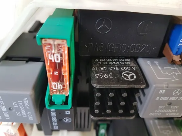 Caja de fusibles MERCEDES-BENZ GLC (X253, C253) A0009822923 image 8