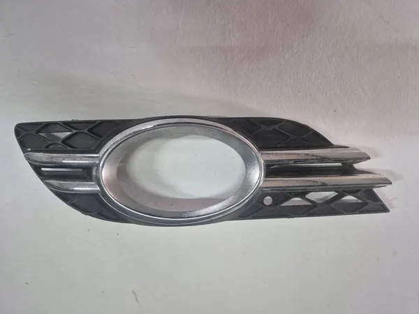 Grille de pare-chocs avant Mercedes OE A2118850822 image 2