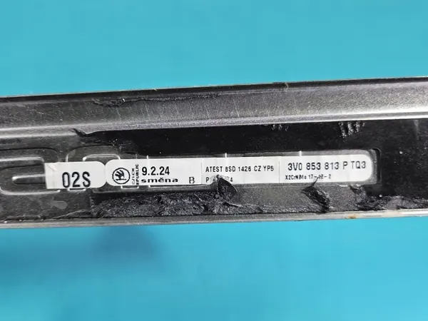 Protège-bas gauche Skoda Superb III OEM 3V0853813P image 5