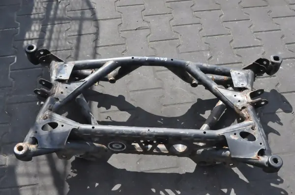 BMW OEM 2284640 Bakvagnsbalk - Begagnad image 3