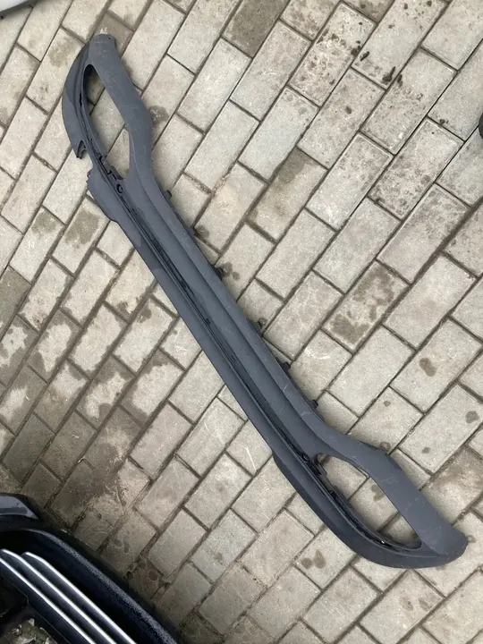 Difusor de parachoques trasero Mercedes W212 image 2