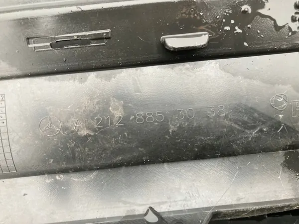 Difusor de parachoques trasero Mercedes W212 image 7