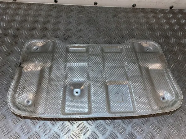 Hyundai OEM FBZ25332 Pakoputken lämpösuoja - Käytetty image 4