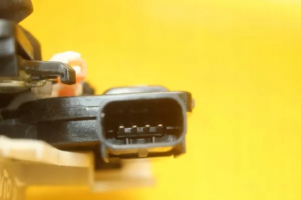 Vänster Bakdörrslås Kia Picanto II 814101Y020 image 10