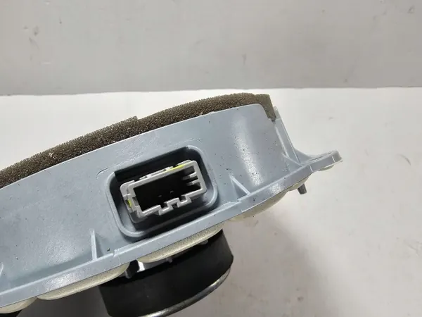 Kia Sportage IV Etuoven Kaiutin OEM 96330F2100 image 3