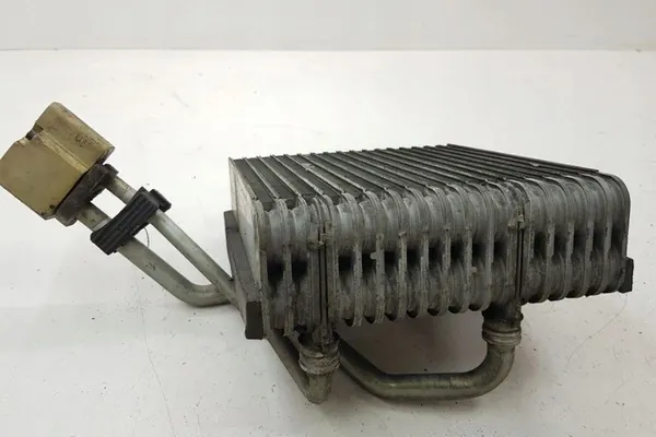 Airconditioningradiateur VW GOLF IV 1.9L diesel 6N0820679A image 3