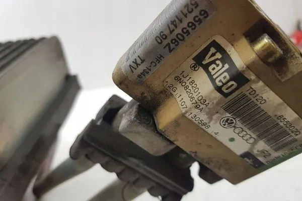 Airconditioningradiateur VW GOLF IV 1.9L diesel 6N0820679A image 5