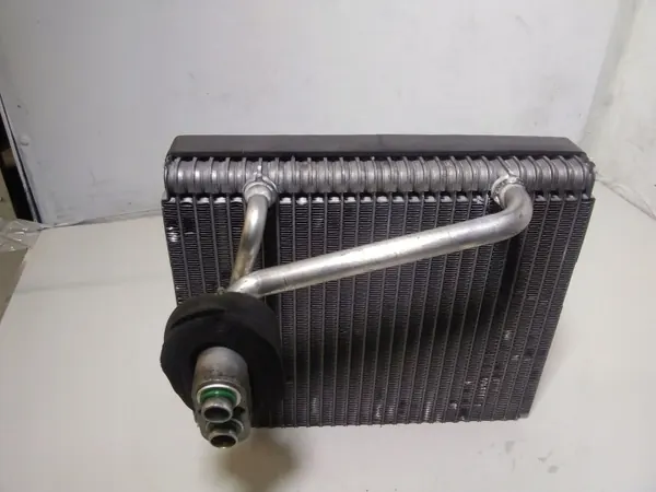 Käytetty ilmastointihöyrystin OEM JUR136043 Hyundai Santa Fe image 4
