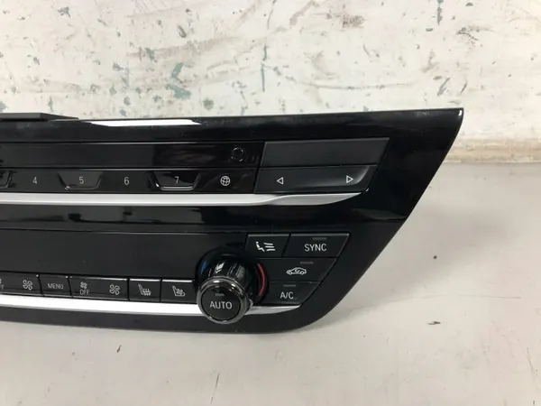 BMW 5 G30 klimatkontrollpanel OEM 64117947886 image 4