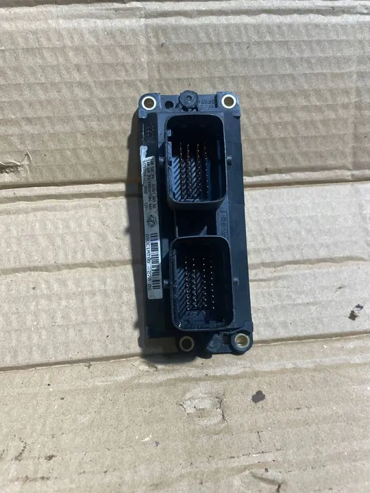 Punto (188) Unidade de controle do motor, usada, OEM 51793107 image 3