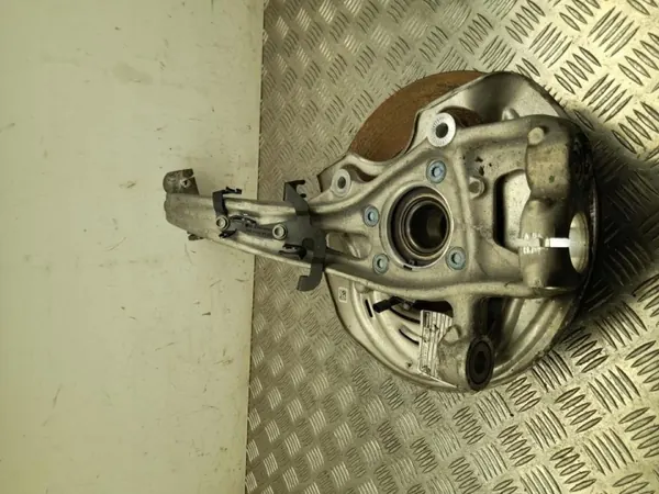 Audi Q5 Pyöränlaakerin Kotelo OEM 8MA407560 Etu Oikea image 3